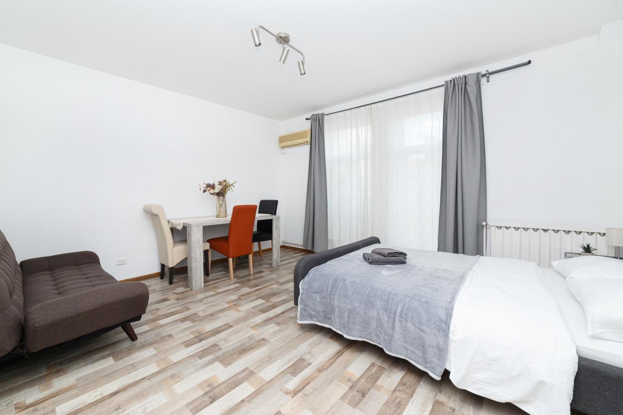 Color Apartments Blanari Street Bucharest Exterior photo