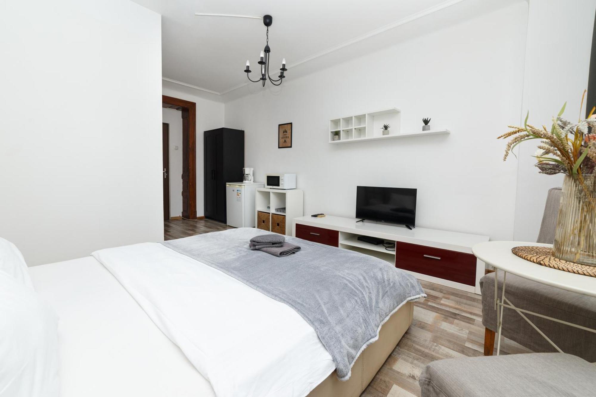Color Apartments Blanari Street Bucharest Exterior photo