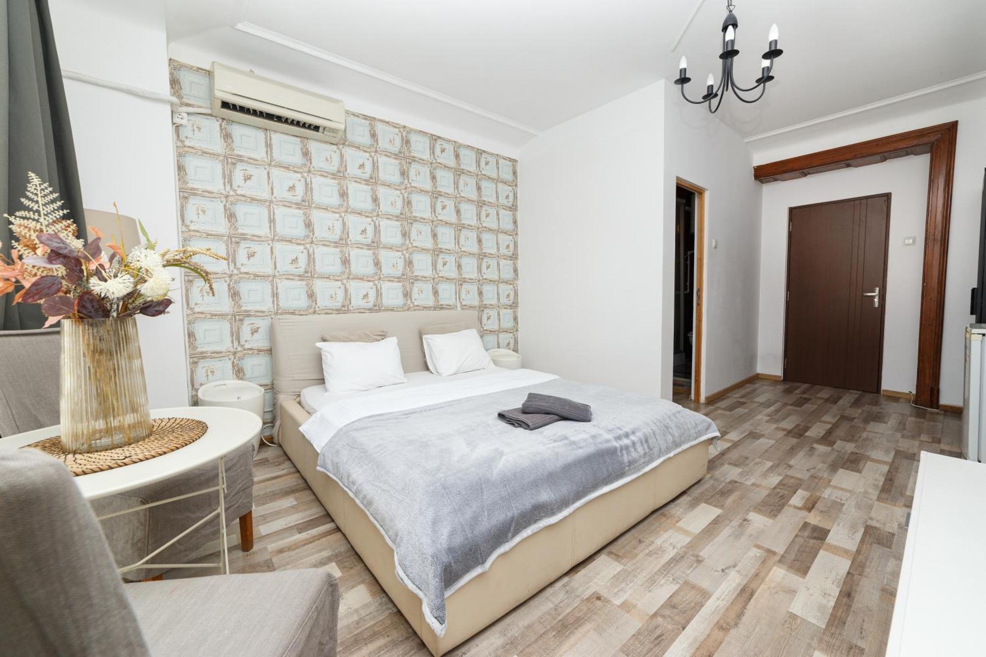 Color Apartments Blanari Street Bucharest Exterior photo